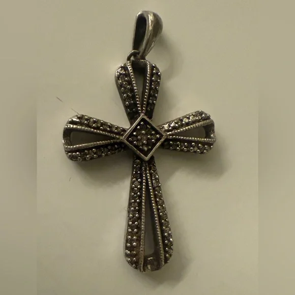 Vintage 925 Sterling Silver Marcasite Religious Cross
Pendant - Picture 4 of 11